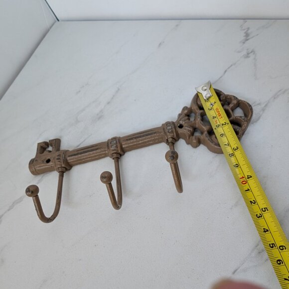 Cast Iron Figure Hook Bar - Picture 5 of 9